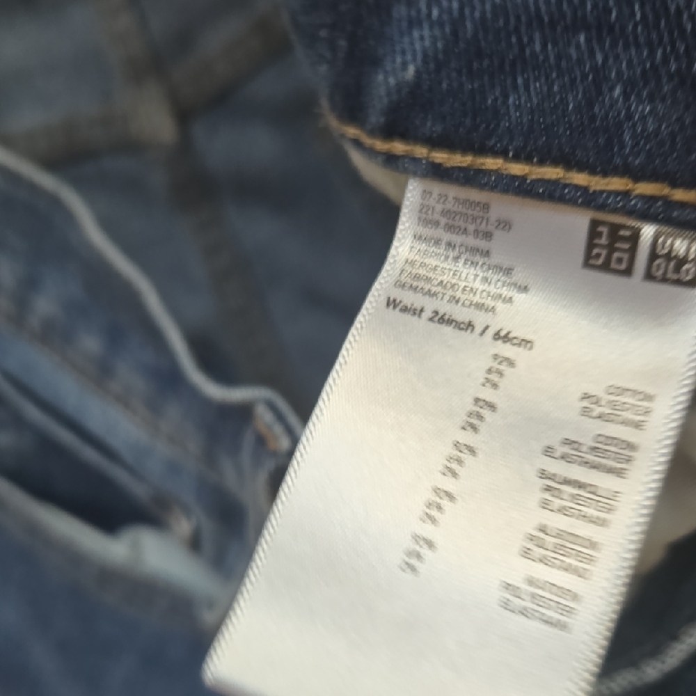 Uniqlo Women's Flare Wide Leg Jeans - Blue, 26, Frayed Hem, Distressed, GUC - Picture 4 of 7